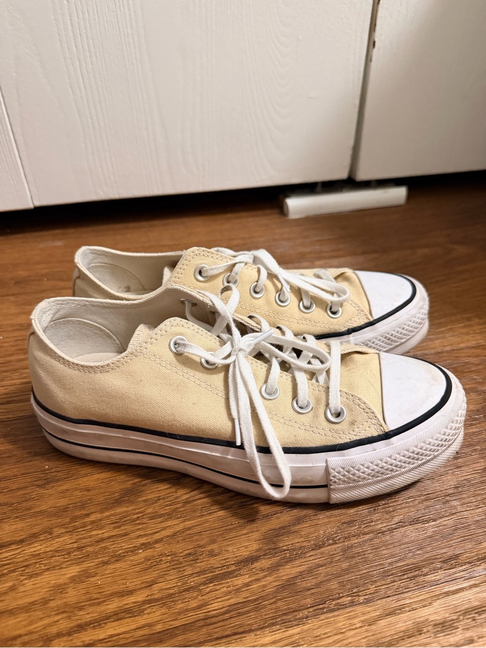 Converse Low Top Sneakers in Pale Yellow and White